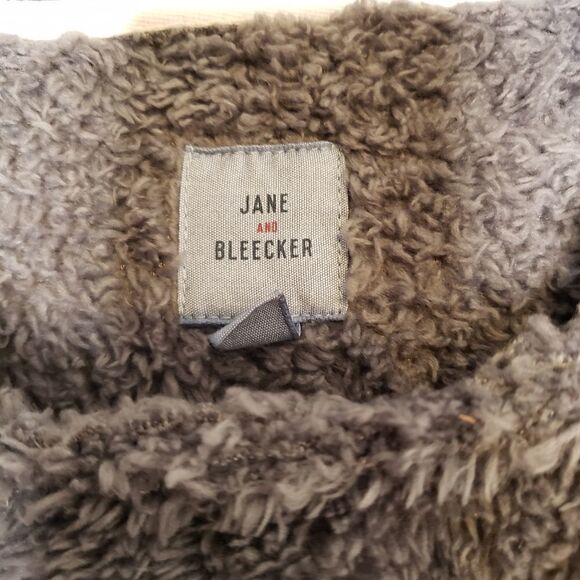 Jane & Bleecker Pullover - Picture 5 of 6